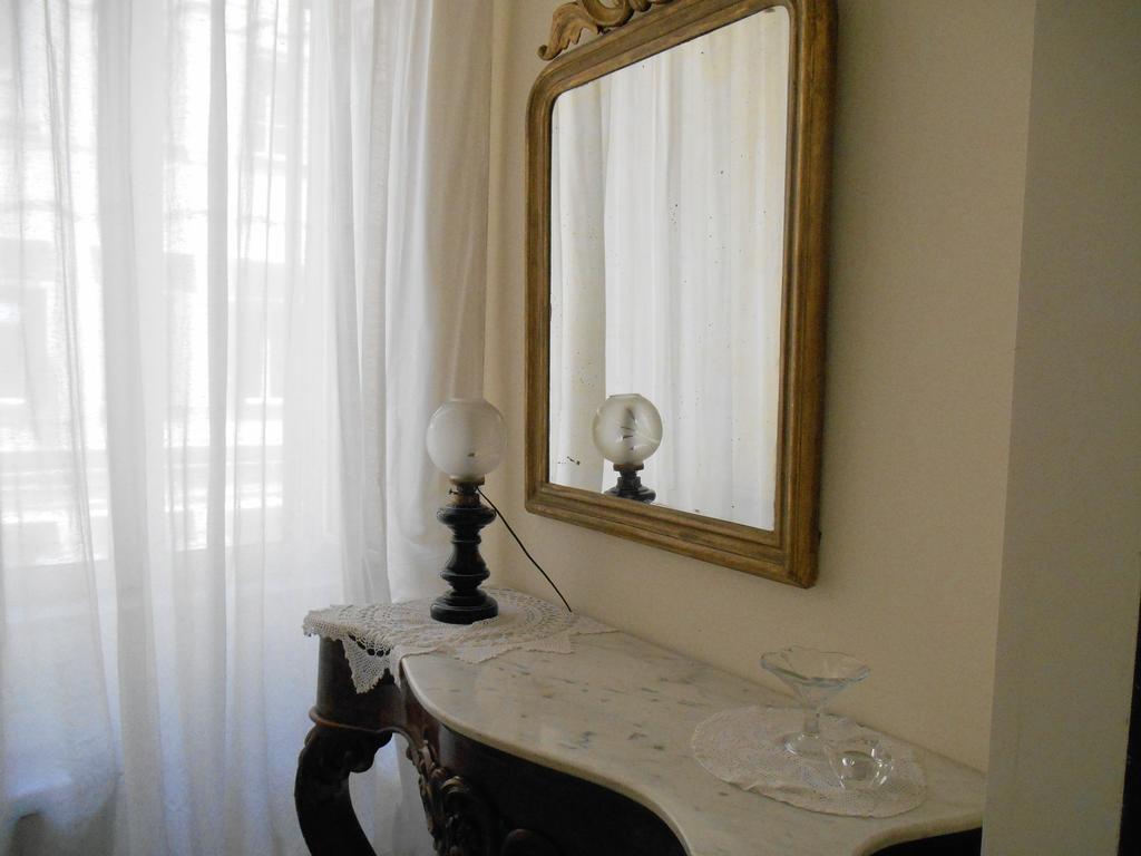 Ferienwohnung Casa Sannazzaro Neapel Zimmer foto