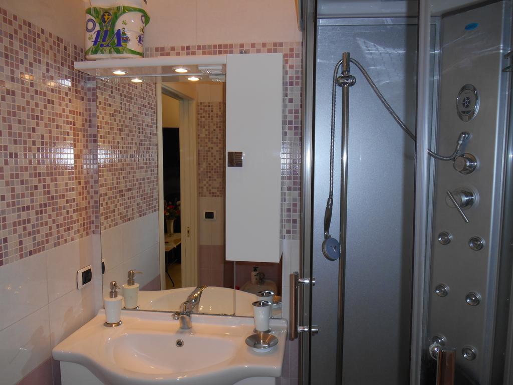 Ferienwohnung Casa Sannazzaro Neapel Zimmer foto