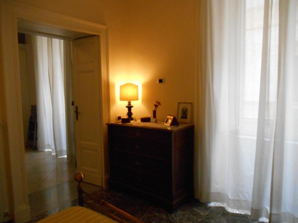 Ferienwohnung Casa Sannazzaro Neapel Zimmer foto