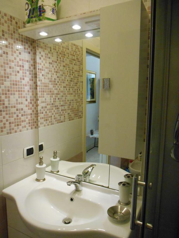 Ferienwohnung Casa Sannazzaro Neapel Zimmer foto